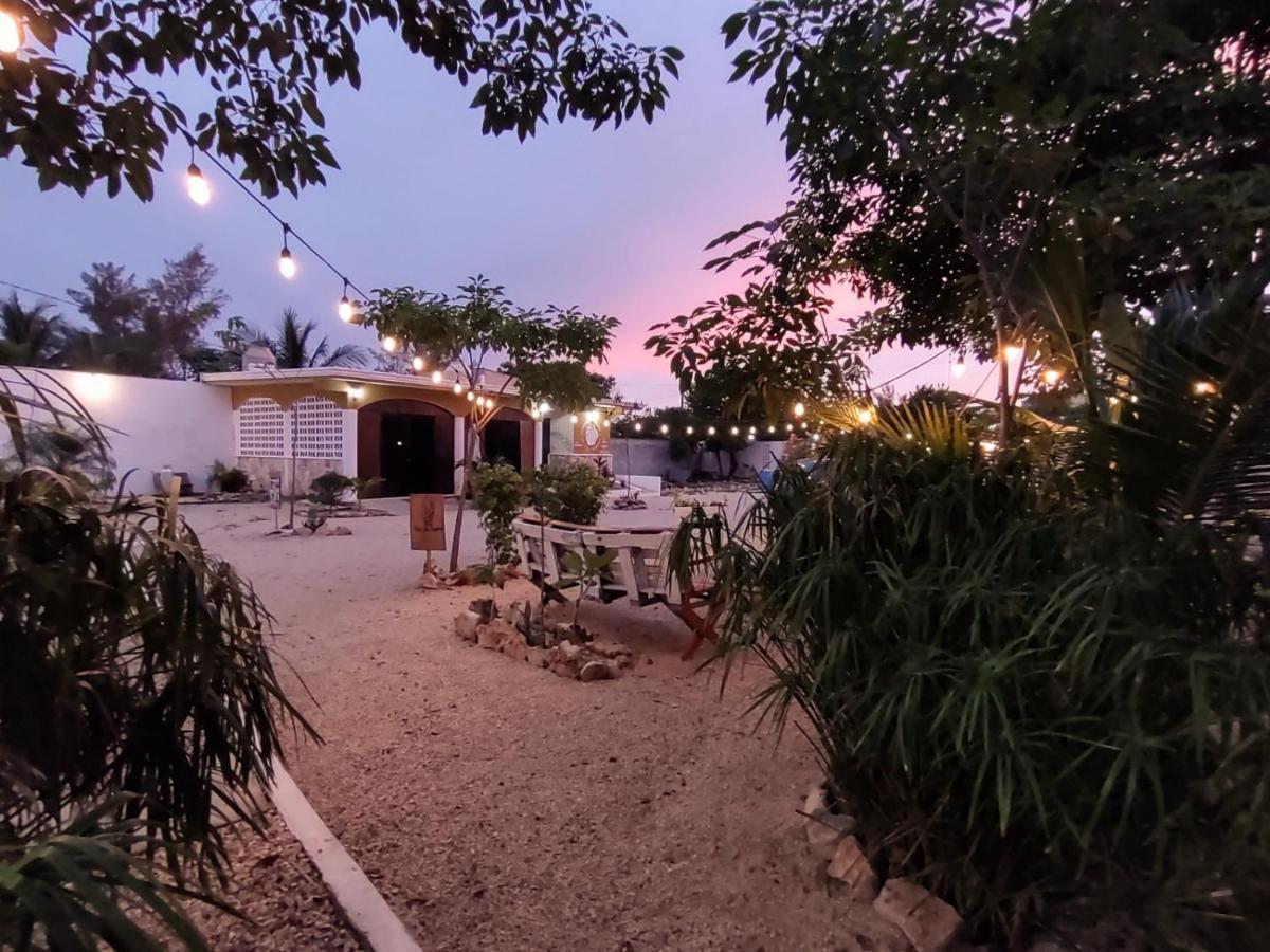 Hotel Villa Gabriela - Restaurant, Bikes ,Lands Tours Celestun Bagian luar foto